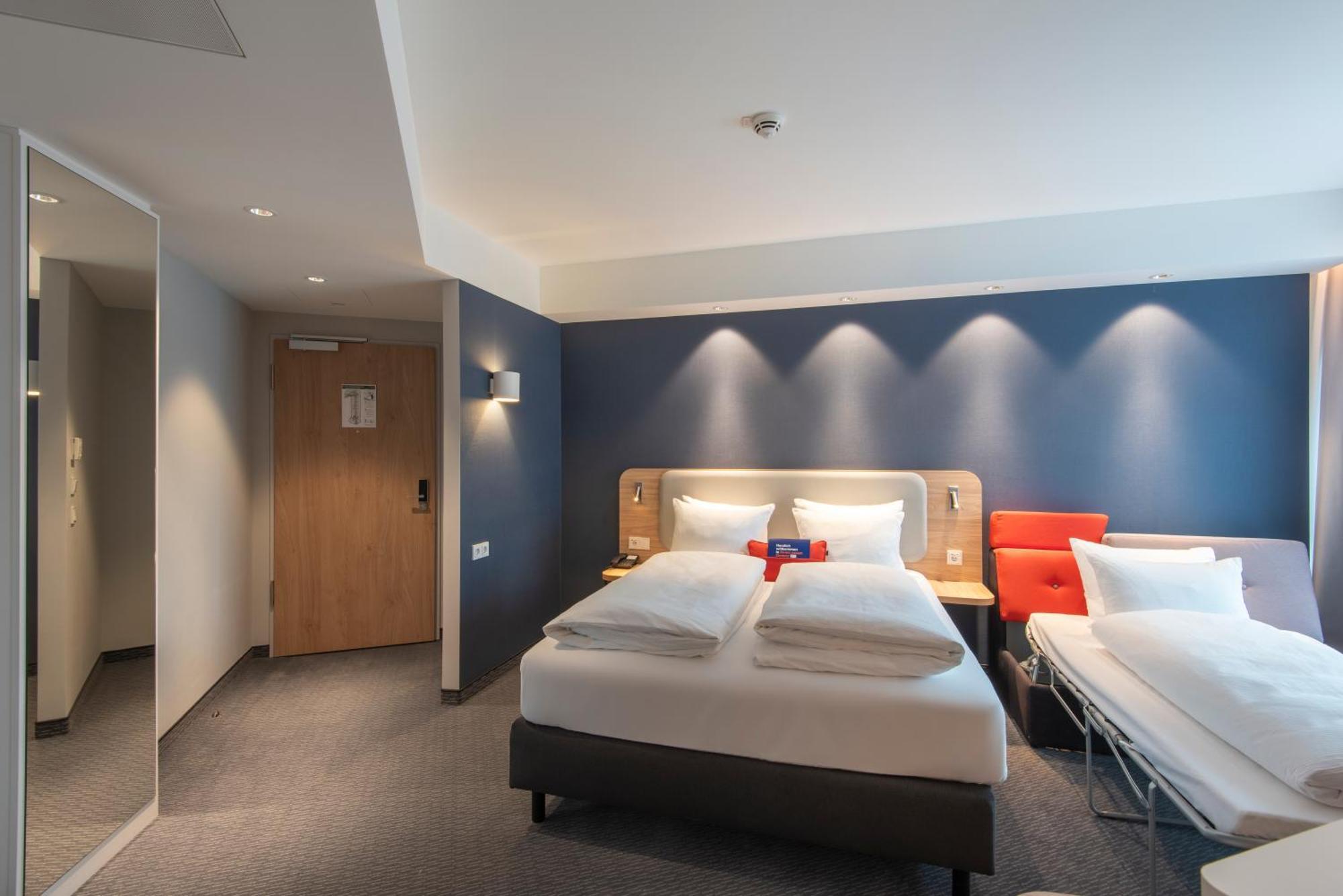 Holiday Inn Express Heilbronn By Ihg Exterior foto